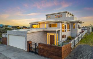 6 Mahana Road, Paraparaumu Beach