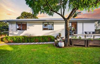 2 Kingfisher Place, Favona