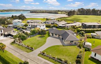 9 Goble Road, Clarks Beach