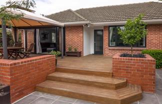 2 Springbank Street, Bryndwr