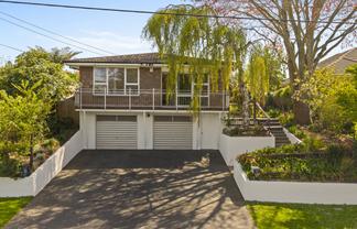 333 Eastern Terrace, Sydenham