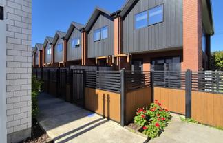 4/12 Biddle Crescent, Taita