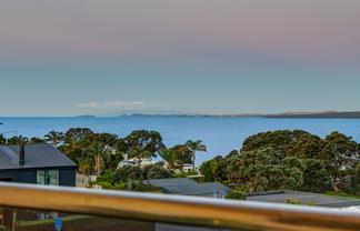 2C/5 The Promenade, Takapuna