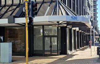 HIGH-PROFILE CORNER RETAIL – 120 FEATHERSTON ST