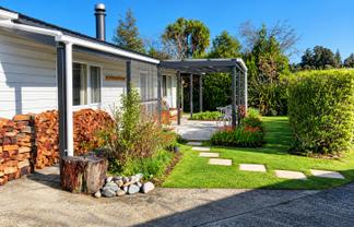 24 Pauareka Road, Haast