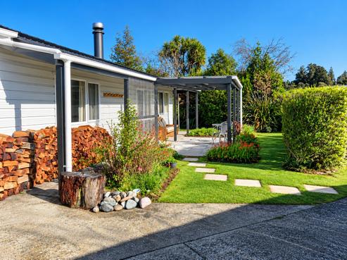 24 Pauareka Road, Haast