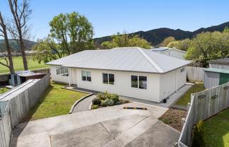 61A Shearer Crescent, Naenae