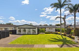 13 Barnhill Crescent, Pahurehure