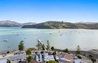 Hospitality Premises in Prime Waterfront Location