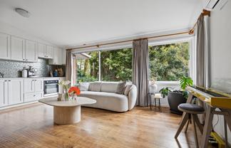 2/64 Exmouth Road, Northcote