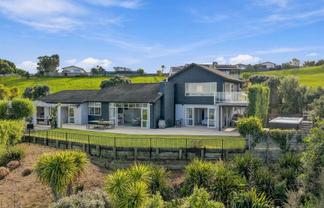 33 Lax Crescent, Leigh