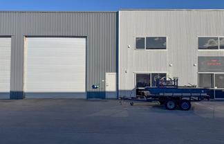 Large Papamoa Unit, Drive-Thru Complex