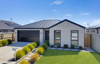 15 Higgins Street, Ravenswood