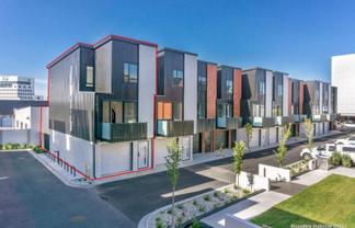 24/182 London Street, Hamilton Central