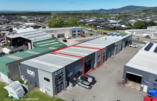 Well-connected Papamoa warehouse- with dual access