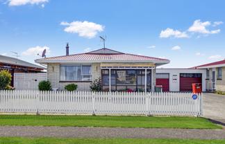 84A Broadway, Stratford
