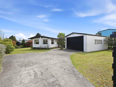 22 Angela Place, Kinloch