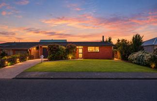16 Maple Grove, Mosgiel