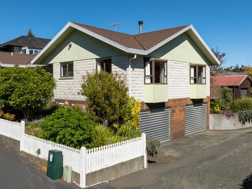 1/42 Shelbourne Street, Nelson City