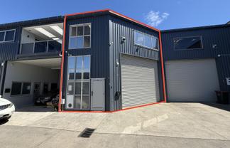 Papamoa live and work warehouse