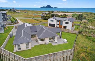 14 Piripai Rise, Coastlands
