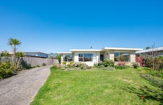 5 Callender Terrace, Paraparaumu Beach