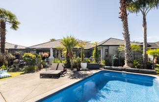 18 Delta Mews Place, Clive
