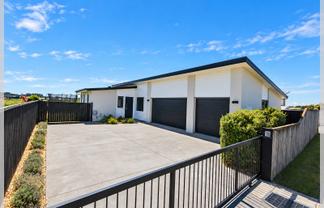16 Story Street, Foxton Beach