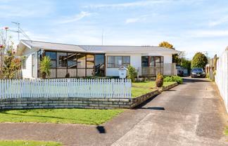 16 Manuka Place, Hawera