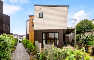 16/26 Springvale Drive, Fairview Heights