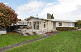 11 Forth Crescent, Glenview
