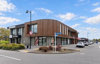 Flexible space in the heart of longhurst