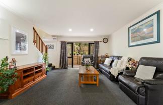 10/2 Arawa Street, New Lynn