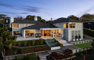 10 Miran Lane, Red Beach