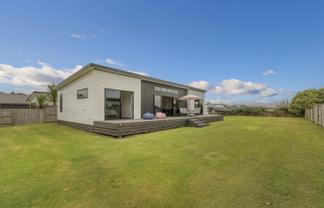 16 Navigation Drive, Cooks Beach