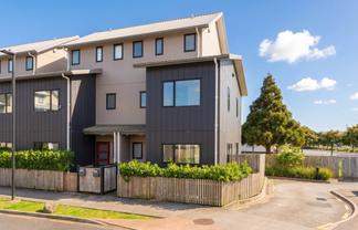 31 Eileen Newey Place, Henderson