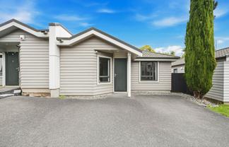 2/36 John Jennings Drive, Oteha