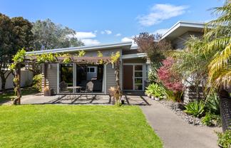 4 Roger Street, Lytton West