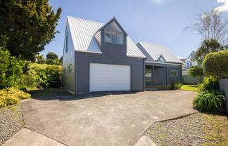 4 Adela Stewart Drive, Athenree