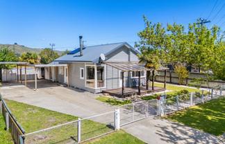 2 Lewis Street, Redwoodtown
