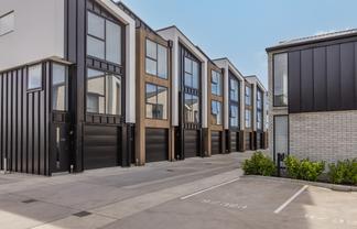 2/333 Lincoln Road, Addington