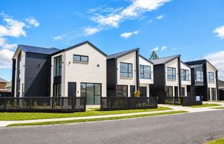 2/2 Halswell Street, Mangere East