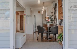 194 Seaview Road, Westown