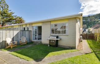 9/171 Queens Drive, Lyall Bay