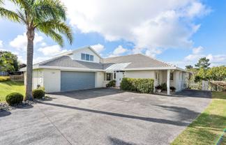 22 Windfall Grove, Greenhithe