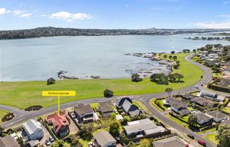 84 Kiwi Esplanade, Mangere Bridge