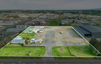  Large-Scale Industrial Site with Exceptional Profile