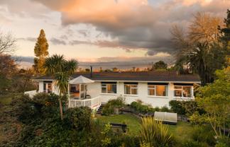 27 Paulette Place, Queenwood