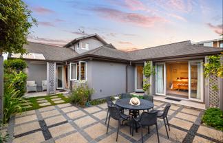 8 Beacholm Road, Takapuna