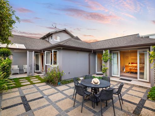 8 Beacholm Road, Takapuna